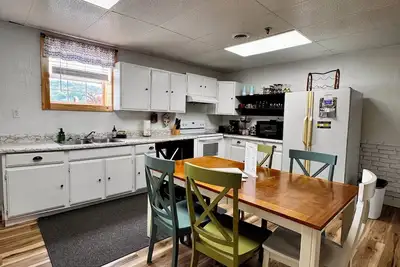 Image de The Basement-Spacious, 4 Bed Apartment, Located in Downtown Munising