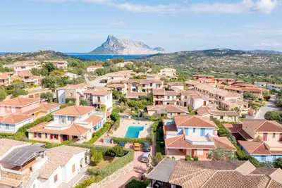Image de La Tartaruga three-room apartment sleeps 6 in facility with swimming pool