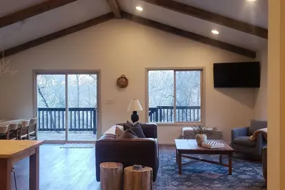 Image de Shady Creek Cabin - Family Friendly Getaway Near Lake