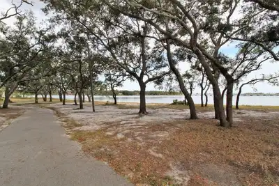 Image de Pensacola's Navy Point Bungalow