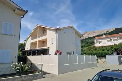 Image de Appartement de deux chambres avec le balcon Baska, Krk (A-19206-a)