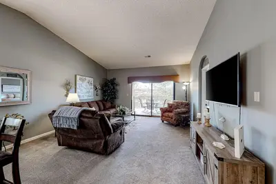 Image de Family-Friendly Condo with Free WiFi, Balcony, & Shared Pool/Hot Tub/Sauna