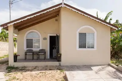 Image de Rose Hall Park in the lush hills of Rose Hall