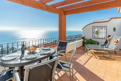 Image de Appartement avec vue sur la mer à 180 degrés, terrasse, piscines partagées et Wi-Fi
