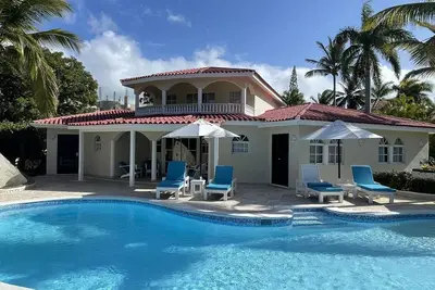 Image de All Inclusive for up to 10 People Included, Owners Level Vip Package Included! !