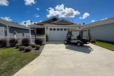 Image de Charming 2 Bedroom Villa w/Bbq & 4 Seater Golf Cart!