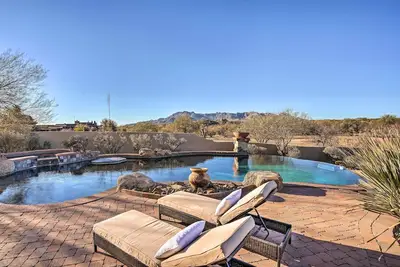 Scottsdale Oasis w/ Infinity Pool + Fire Pit!