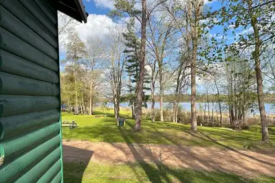 Image de Pet Friendly! Lakeside Two Bedroom Cabin at Green Valley Resort