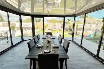 Image de Magnifique Villa 260m² Jacuzzi Sauna Boulodrome 5mn de la Mer au Calme
