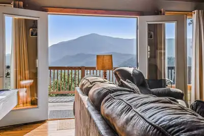 Image de Roundtop Mtn Ridge: Free Attraction Tickets, Jetted Bathtub, Pool Table & Mountain Views