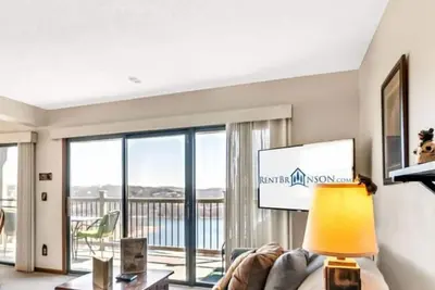 Image de Cozy Condo with Table Rock Lake Views, Free Tickets & 5 Minutes from Silver Dollar City
