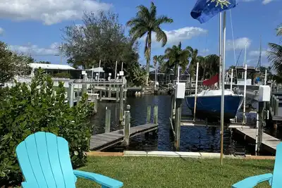 Image de Tropical Getaway! Waterfront Bungalow with Heated Pool, Firepit, & Kayaks