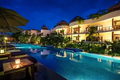 Image de Penthouse -Beach Club - Heated Pool, Jacuzzi, Spa, Gym 2