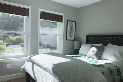 Image de Detached Guest Cottage Backs to Private Park In Midtown Sacramento