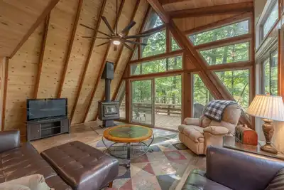 Image de The Mitten Hideout by Innsbrook Vacations!