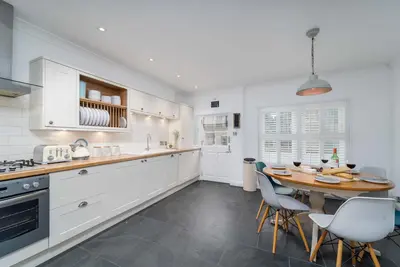 Drop Anchor – Downalong - St Ives – Sleeps 6