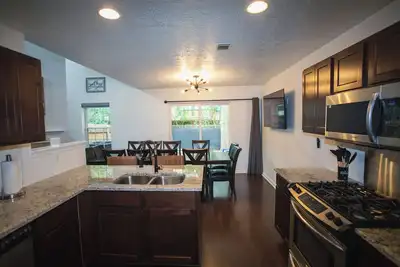 Image de Modern Metro Atl Open Concept Home