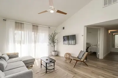 Image de Modern + Zen 3bd Condo with Heated Pool + Amenities