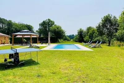 Image de Maison de Vacances 4* avec Climatisation et Piscine Privée Chauffée au Sel 10x4