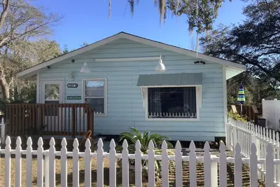 Image de Cottage near Little River Waterfront. Pets stay Free!
