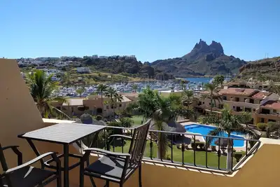 Image de Breathtaking Views - Perfect Vacation Spot in cental location