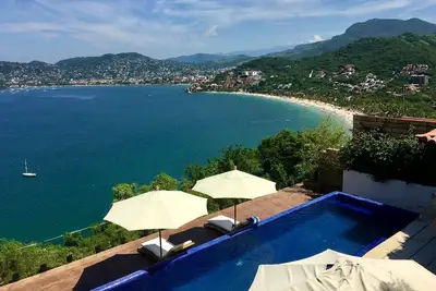 Image de Design Beach House with spectacular view to Bahía de Zihuatanejo