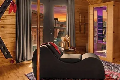 Image de Hello Smoke Show! X Honeymoon Hot Tub X Infrared Sauna X Views