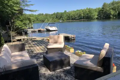 Image de Riverfront home near Lake George