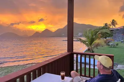Image de Fort Recovery Beachfront Villa and Suites Hotel luxury 1br