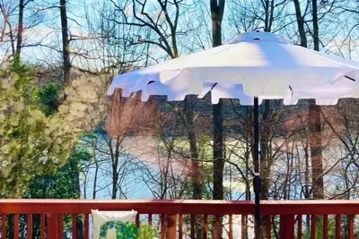 Image de Beautiful Occoquan River View house. Great Location! Close to D. C.