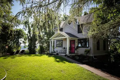 Image de Charming Cottage with Expansive Hudson River Views