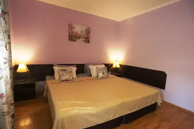 Image de Small guest house with a pool 5 min from the beach!