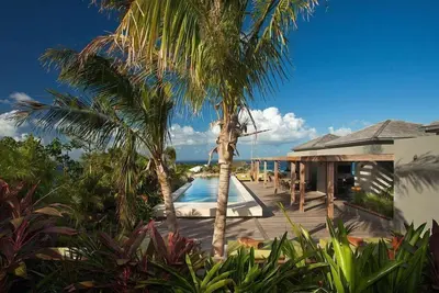 Image de Imagine (1/3 Rooms) Luxury villa