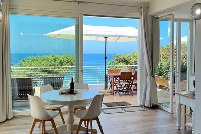 Image de Adjacent à la mer, appartement panoramique dans villa, Internet WiFi gratuit