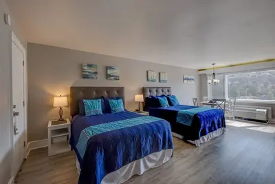 Image de Basecamp for Your Mountain Adventure