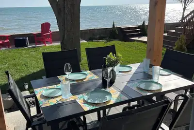 Image de Anchor down on your private Beachfront Cottage