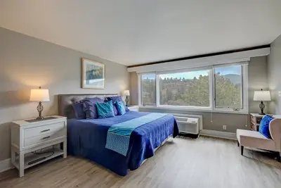 Image de Basecamp for Your Mountain Adventure