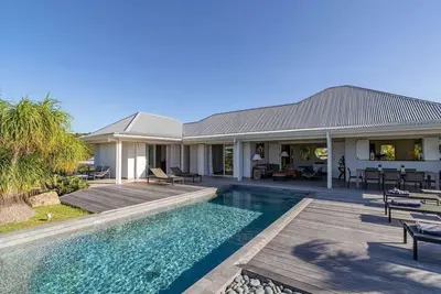 Image de Pajoma (1/3 Rooms) Luxury villa