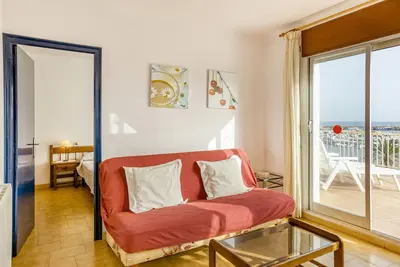 Image de Appartement \"Mediterranean View 3-1\", proche plage, avec terrasse et Wi-Fi