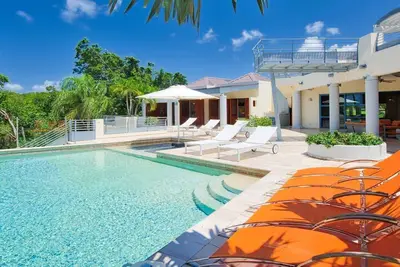 Image de Les Palmiers Bleus (4/5 Rooms)