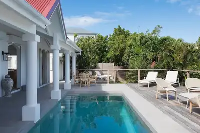 Bijou (1/2 Rooms) Luxury villa
