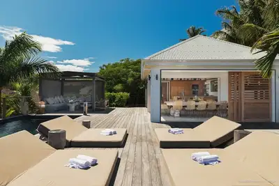 Coco Rock (1/6 Rooms)