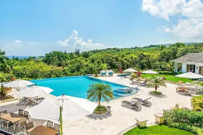 Image de Infinity (5/6 Rooms) Luxury villa
