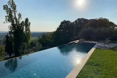 Image de Maison, piscine, 2 chambres, avec vue sur la campagne aixoise