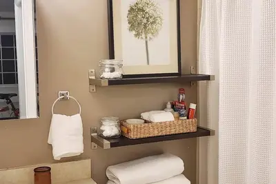 Stunning Peloton Condo 18 mins from Manhattan