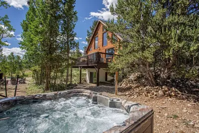 Image de Mountain Cabin w/ Hot Tub & Fire Pit | Sleeps 12