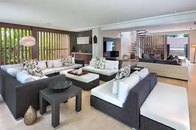 Image de Shoestring Luxury villa