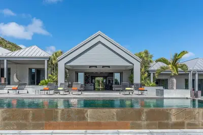 Image de Angel (3/6 Rooms) Luxury villa
