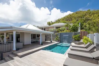 Beautiful Lenalee Luxury villa