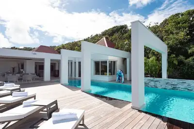 Eclipse (3\/6 Rooms) Luxury villa